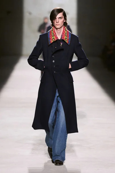 Look 1